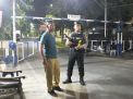 Satsabhara Polres Tanjung Perak Patroli di Pemukiman, Titip Pesan Waspada Orang Tak Dikenal