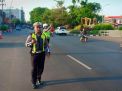 Satlantas Polres Tanjung Perak Berikan Pelayanan Kepada Masyarakat Lewat Pengaturan Pagi
