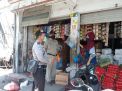 Antisipasi Lonjakan Harga Jelang Ramadhan, Babinkamtibmas Perak Barat Pantau Agen Sembako