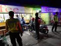Polsek Semampir Patroli Warkop, Berikan Himbauan Jaga Jarak & Penggunaan Masker