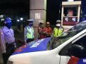 Polsek Asemrowo Gelar Patroli Malam di SPBU, Sampaikan Himbauan Waspada Uang Palsu