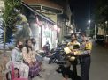 Babinkamtibmas Krembangan Utara Sosialisasikan SPKT Door To Door di Pemukiman Jalan Kelasi