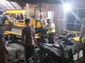 Datangi Warung-Warung, Polsek Asemrowo Lakukan Operasi Pemberlakuan Jam Malam