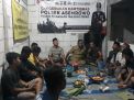 Polsek Asemrowo Gelar Cangkrukan Senin Militan Bersama Warga Genting Kalianak
