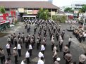 Wakapolres Tanjung Perak Pimpin Apel Pagi, Berikan Arahan Tingkatkan Kewaspadaan Hadapi Terorisme