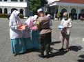 Babinkamtibmas Takal Kedinding Sampaikan Himbauan Patuh Protokol Kesehatan Sekaligus Menyerahkan Masker Untuk Ponpes Al Fithrah