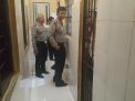 Antisipasi Tahanan Kabur, Polsek Asemrowo Lakukan Pengecekan Rutin Pagi-Malam
