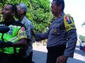Polsek Kenjeran Berikan Sevis Antar & Jemput Pemilih Manula
