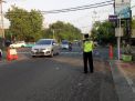 Unit Lantas Polsek Kenjeran Lakukan Pengaturan Pagi Cegah Kemacetan