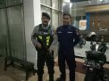 Pantau Keamanan di Kantor Bank, Satsabhara Polres Tanjung Perak Lakukan Patroli Rutin