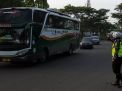 Satlantas Polres Tanjung Perak Berikan Pelayanan Melalui Pengaturan Pagi Hari