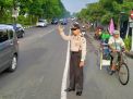 Berikan Pelayanan Masyarakat, Polsek Asemrowo Laksanakan Pengaturan Rutin di Pagi Hari