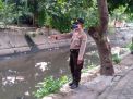 Polsek Semampir Pantau Debit Air di Sungai Pegirian, Antisipasi Potensi Banjir