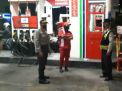 Patroli Malam di SPBU, Polsek Pabean Cantikan Sampaikan Pesan Waspada Jambret