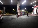 Polsek Pabean Cantikan Lakukan Patroli Malam di SPBU, Ingatkan  Pengunjung Agar Selalu Pakai Masker