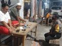 Babinkamtibmas Krembangan Utara Sampaikan Himbauan Protokol Kesehatan Kepada Warga Jalan Pasar Babaan