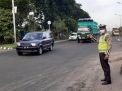 Unit Lantas Polsek Asemrowo Laksanakan Pengaturan Pagi Cegah Kemacetan