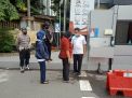 Urkes Bag Sumda Polres Tanjung Perak Cek Suhu Badan