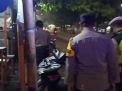 Sambang Warung-Warung, Polsek Asemrowo & Linmas Lakukan Operasi Pemberlakuan Jam Malam