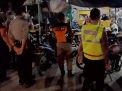 Polsek Asemrowo Laksanakan Operasi Jam Malam Sekaligus Penertiban Masker di Sejumlah Warkop