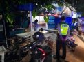 Kanit Intelkam Polsek Pabean Cantikan, Pimpin Operasi Jam Malam & Penertiban Masker di Warung-Warung Sepanjang Jalan Benteng
