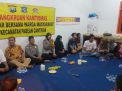 Polsek Pabean Cantikan Sosialisasi Penutupan Jembatan Suramadu di Acara Cangkrukan
