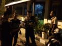 Satsabhara Polres Tanjung Perak Sambang Pemukiman Dalam Rangka Patroli Malam