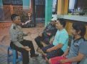 Polsek Asemrowo Sampaikan Pesan Kamtibmas ke Warga Kampung