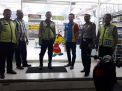 Polsek Asemrowo Patroli Malam di Mini Market, Titip Pesan Waspada Uang Palsu