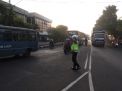 Satlantas Polres Tanjung Perak Lakukan Pengaturan Pagi Berikan Pelayanan Pada Pekerja