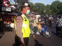 Polsek Krembangan Lakukan Pengaturan Pagi di Pasar PPI