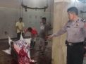 Babinkamtibmas Sidotopo Pantau Proses Penyembelihan Hewan di RPH