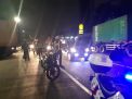 Urai Kemacetan Akibat Truk Mogok, Satlantas Polres Tanjung Perak Terjunkan Personil