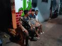 Satsabhara Polres Tanjung Perak Pantau Keamanan Pemukiman Dengan Patroli Malam