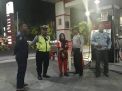 Pantau Keamanan SPBU, Polsek Asemrowo Gelar Patroli Malam