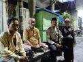 Babinkamtibmas Perak Timur Sambang Warga Indrapura Jaya, Titip Pesan Anti Hoax