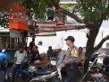 Babinkamtibmas Krembangan Utara Sosialisasikan Pencegahan Virus Corona Ke Warga Jalan Kemudi