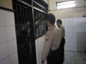 Pantau Kesehatan Tahanan, Polsek Kenjeran Lakukan Pengecekan Pagi & Malam
