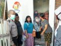 Babinkamtibmas Kenjeran Lakukan Pengamanan Pembagian Sembako BPNT