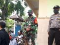 Babinkamtibmas Bulak Banteng Kawal Pembagian BLT Oleh Petugas Kantor Pos