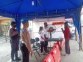 Polres Tanjung Perak Wajibkan Cek Suhu Badan Untuk Masuk Ke Lingkungan Mako