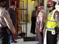 Antisipasi Penyelundupan Barang Terlarang, Polsek Asemrowo Rutin Lakukan Pengecekan Tahanan