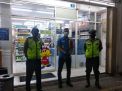 Polsek Pabean Cantikan Gelar Patroli Malam di Mini Market, Sampaikan Pesan Waspada Pencurian