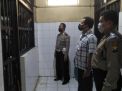Cegah Penyelundupan Barang Terlarang, Polsek Kenjeran Laksanakan Pengecekan Rutin Ruang Tahanan