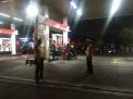 Polsek Pabean Cantikan Lakukan Patroli Malam di SPBU, Sampaikan Himbauan Waspada Uang Palsu