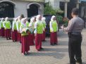 Giat Rabu Narsis ke SD Al Irsyad Diisi Latihan Baris Berbaris