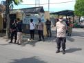 Polsek Kenjeran Gelar Operasi Penertiban Masker Bersama Instansi Samping di Jalan Kyai Tambak Deres