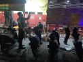 Polres Tanjung Perak Gelar Patroli Skala Besar Diikuti Himbauan Protokol Kesehatan Di Warkop & Cafe