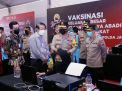 Kapolda Jatim Cek Vaksinasi Berbasiskan Komunitas Pekerja di PT. Santos Jaya Abadi