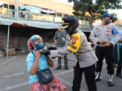Kapolres Tanjung Perak Bagikan Masker Kepada Pedagang Pasar Pegirian